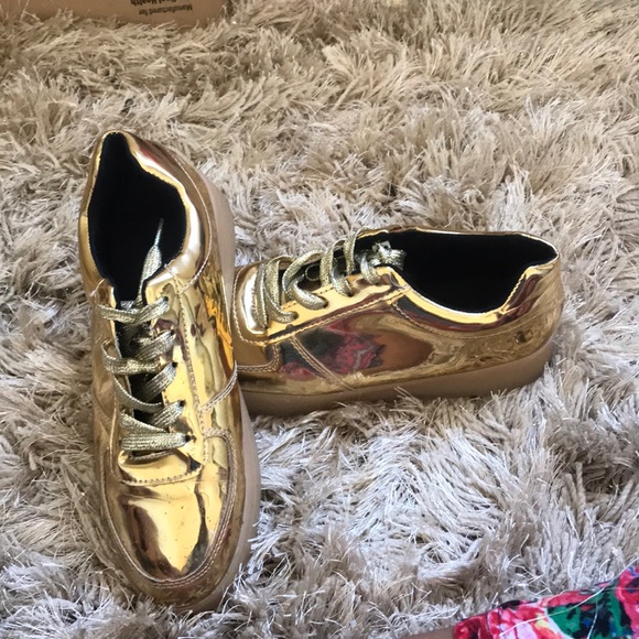 Shoes - Picture 3 of 3